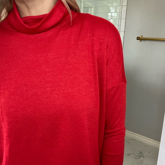 Banana Republic Red Turtleneck - Picture 5 of 6